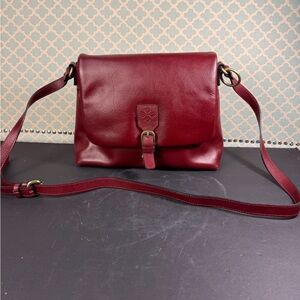 Elegant Burgundy Leather Crossbody Bag
